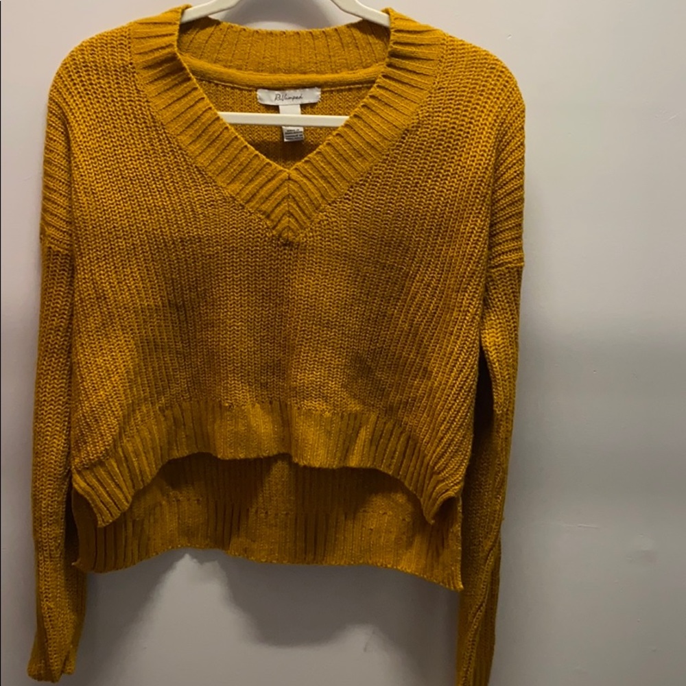XS charlotte russe revamped yellow v-neck sweater